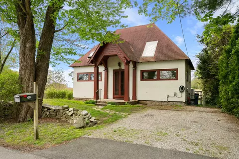 302 Ferry Rd, Old Lyme, CT 06371