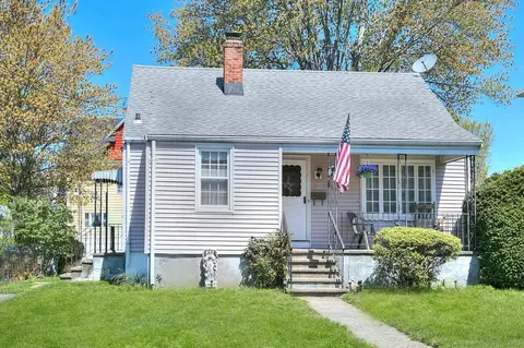 121 Victory St, Stratford, CT 06615