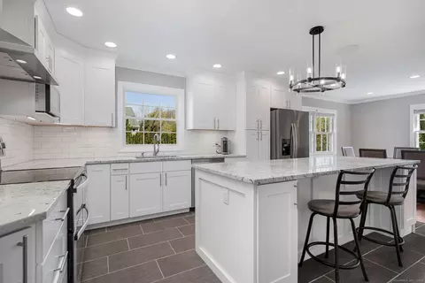 9 Jean Ave, Norwalk, CT 06850