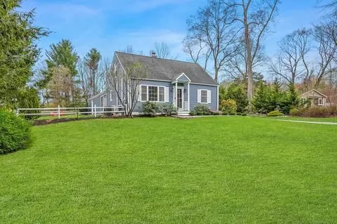 12 Maple Ln, Shelton, CT 06484
