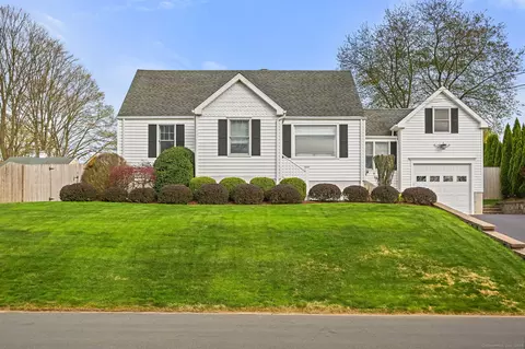 42 Valley View Rd, Fairfield, CT 06824