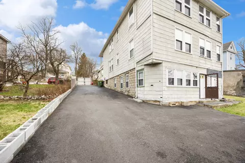 58 Beech St, Waterbury, CT 06704