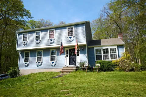42 Lake Dr, Madison, CT 06443
