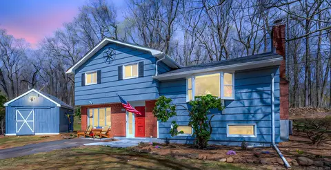 106 Lorraine Ter, Middletown, CT 06457