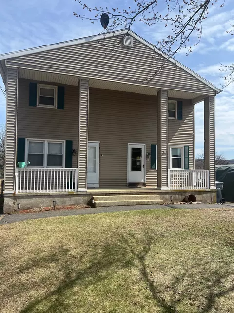 41 Hoffman Rd, Ellington, CT 06029