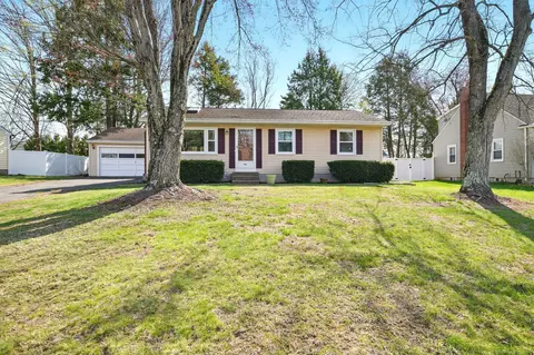 94 Maple Ridge Dr, Somers, CT 06071