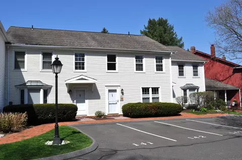 1 E Hayestown Rd #142, Danbury, CT 06811