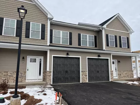 23 Chatsworth Ct, Manchester, CT 06042