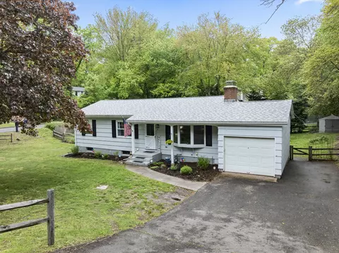 52 Pine Orchard Rd, Branford, CT 06405