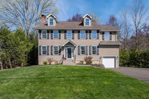 50 School St, Avon, CT 06001
