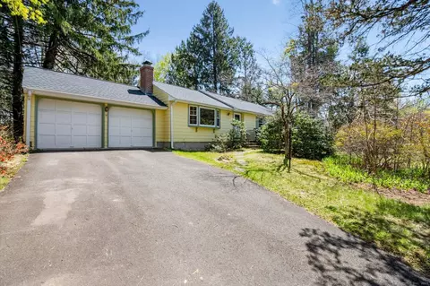 14 Deepwood Rd, Simsbury, CT 06070