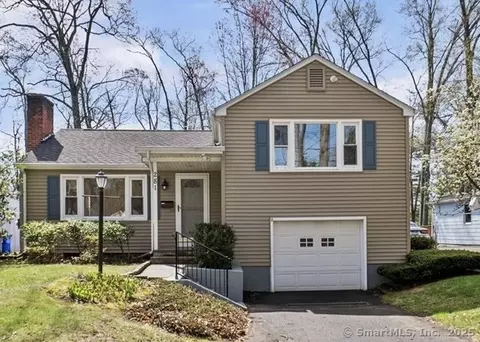 281 Westpoint Ter, West Hartford, CT 06107