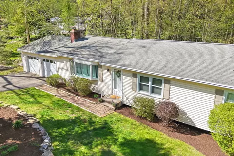 82 Village Dr, Shelton, CT 06484