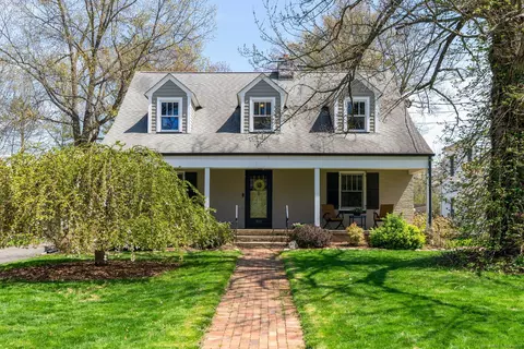 310 Auburn Rd, West Hartford, CT 06119