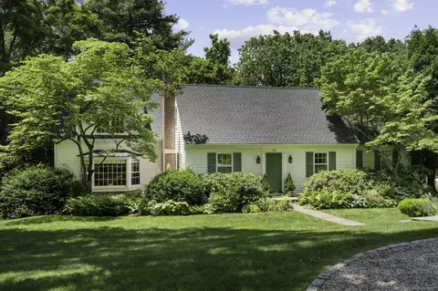 39 Briar Brae Rd, Darien, CT 06820