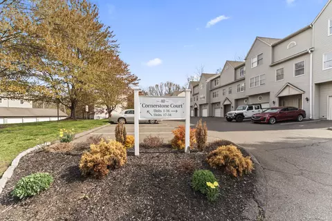 40 Cornerstone Ct #3, Plantsville, CT 06479