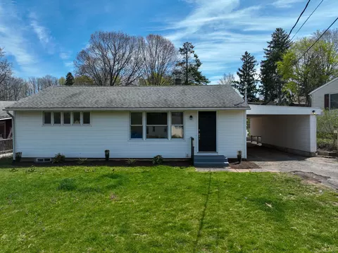 8 Batt St, Middletown, CT 06457
