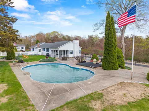 140 Bishop Rd, Bozrah, CT 06334