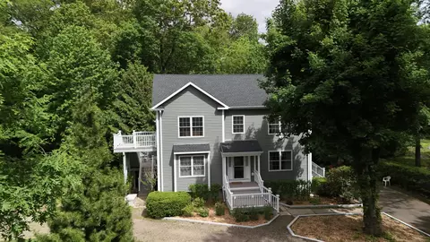1470 Sylvan Ave, Trumbull, CT 06611