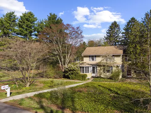 191 Long Hill Rd, Middletown, CT 06457