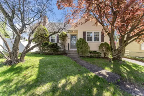 478 Glen St, New Britain, CT 06051