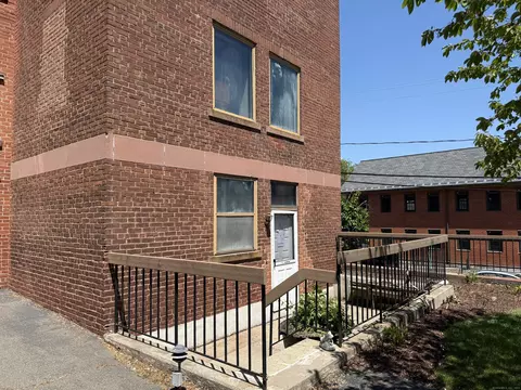 201 College St #1, Middletown, CT 06457