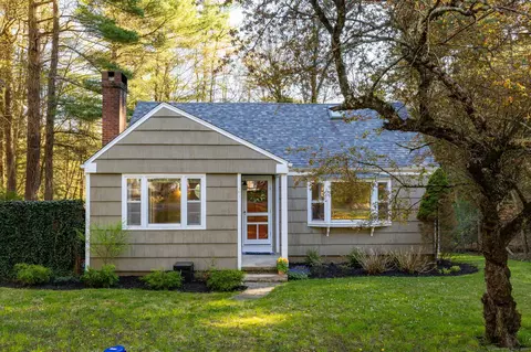 21 Old Meadow Plain Rd, Simsbury, CT 06070