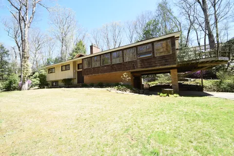 2 Converse Rd, Bolton, CT 06043