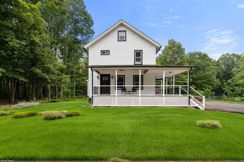 164 N Grand St, Suffield, CT 06093