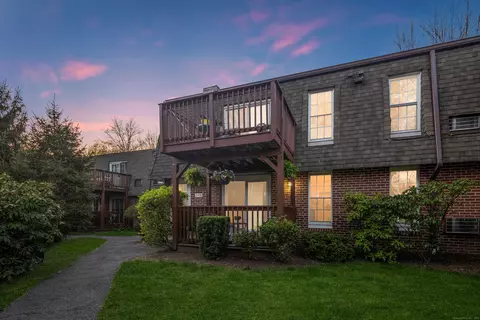 275 Bridge St #4, Stamford, CT 06905