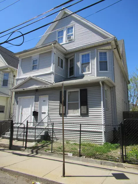 137 Clifford St, Bridgeport, CT 06607