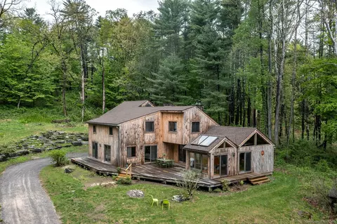 54 Rocky Ln, Salisbury, CT 06068