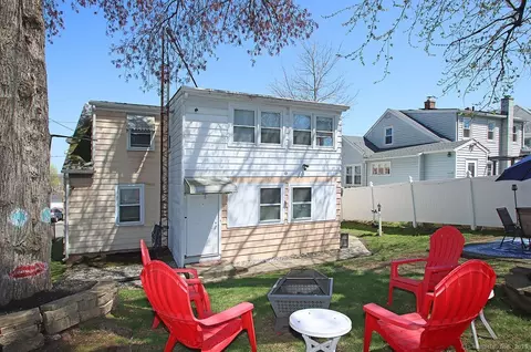 30 Norman St, Waterbury, CT 06708