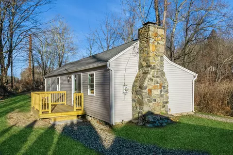 16 Old Hawleyville Rd, Newtown, CT 06470