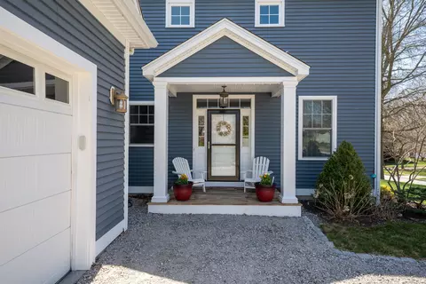 6 Holdridge Ct, Mystic, CT 06355