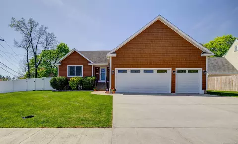 127 Killdeer Rd, Hamden, CT 06517