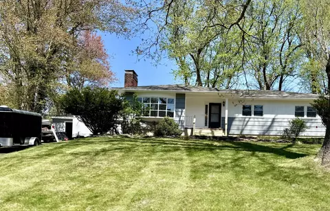 13 Brookfield Mdws, Brookfield, CT 06804