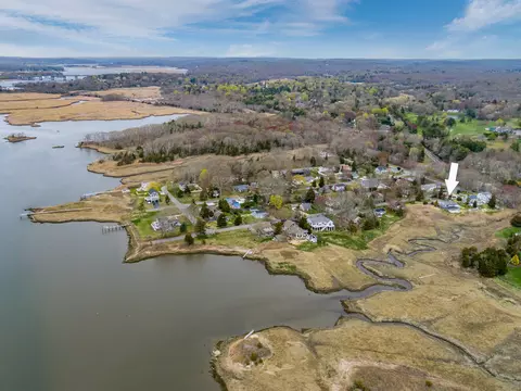 8 Katherine Rd, Old Lyme, CT 06371
