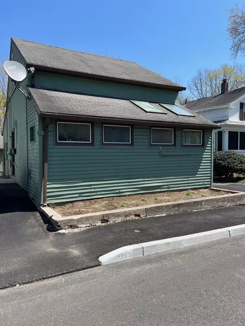 147 High St, Torrington, CT 06790