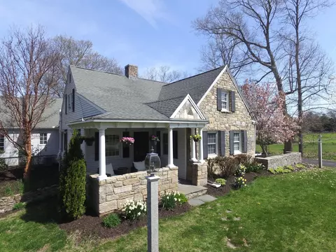 496 Foote Rd, Glastonbury, CT 06073