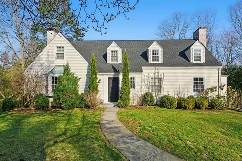 34 10 Acre Ln, West Hartford, CT 06107