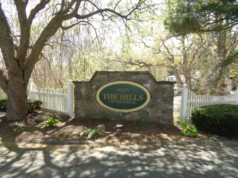 104 Wendover Dr #C, Monroe, CT 06468
