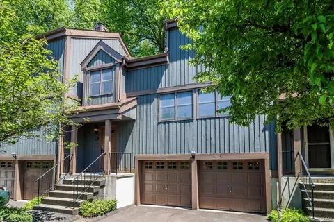 91 Heatherwood Dr #91, Brookfield, CT 06804
