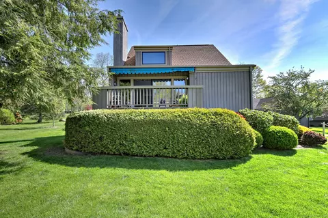 43 Buckskin Ln #A, Stratford, CT 06614