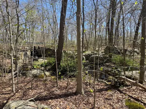 78 80 Airline Rd, Clinton, CT 06413