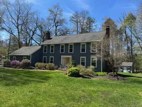 2 Cadbury Turn Turn, Avon, CT 06001
