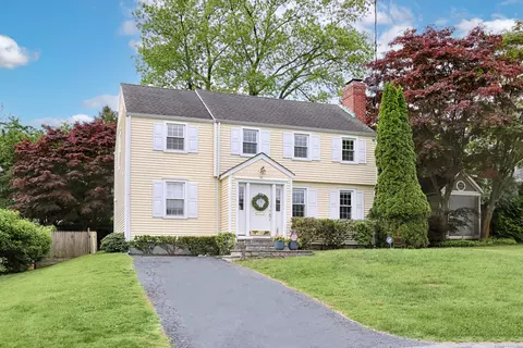81 Southfield Rd, Fairfield, CT 06824