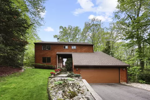 11 Wintergreen Ln, Avon, CT 06001