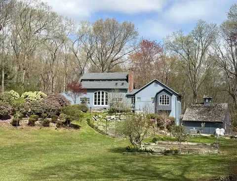 32 Gilbert Hill Rd, Chester, CT 06412