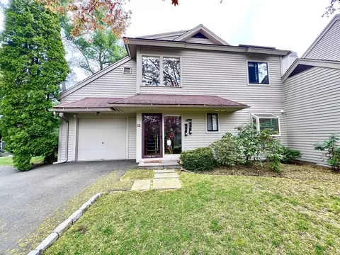 320 Strawberry Hill Ave #12, Stamford, CT 06902
